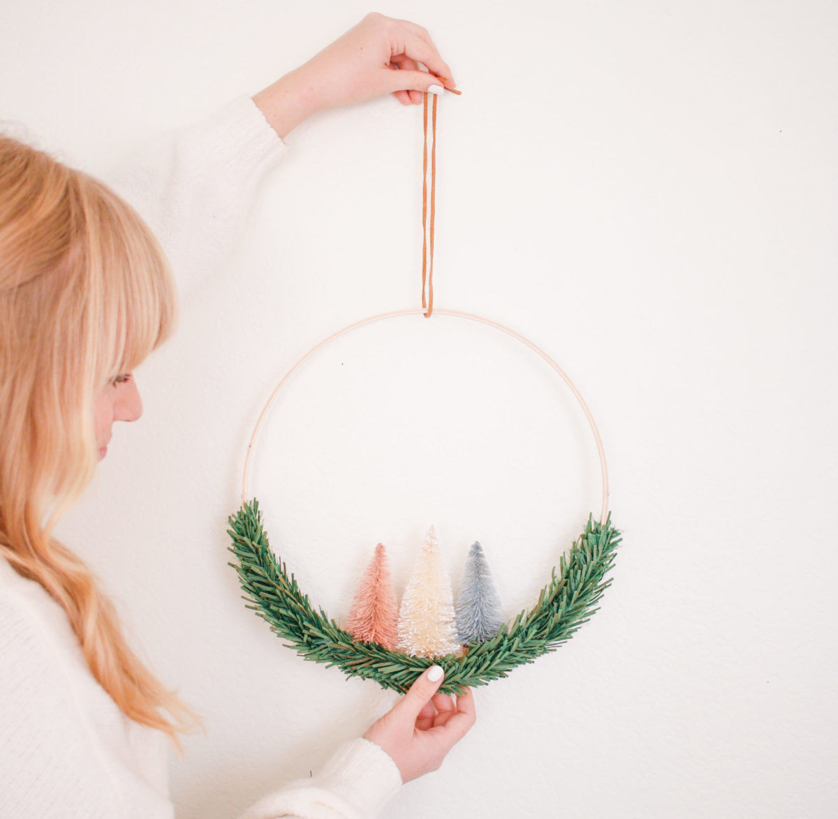 DIY Modern Christmas Hoop Wreath