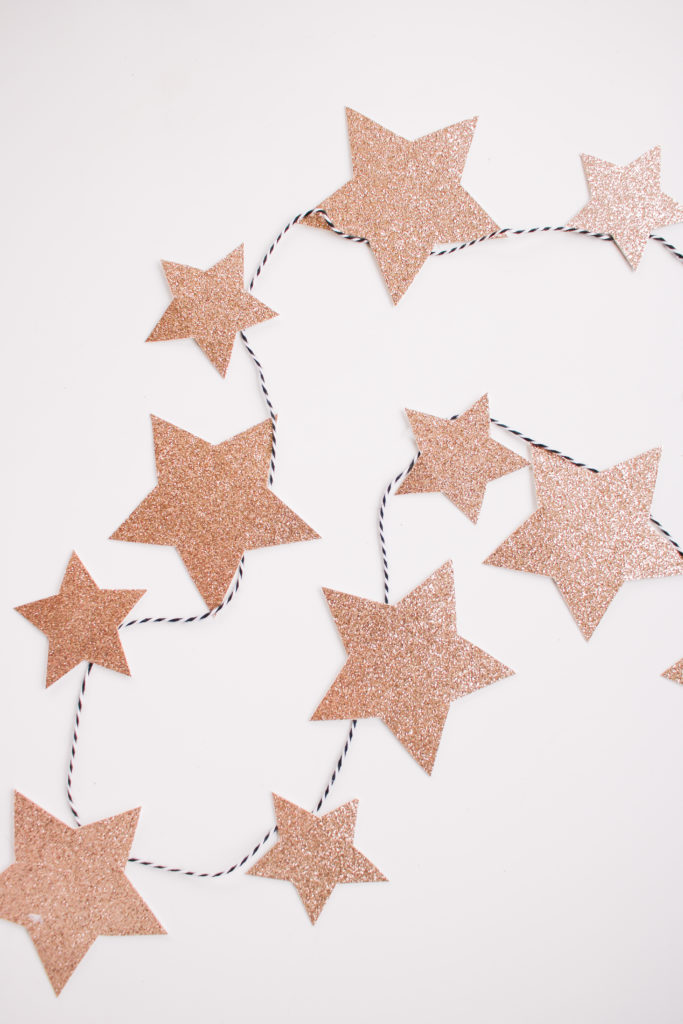 DIY Sparkly Gold Star Banner Garland