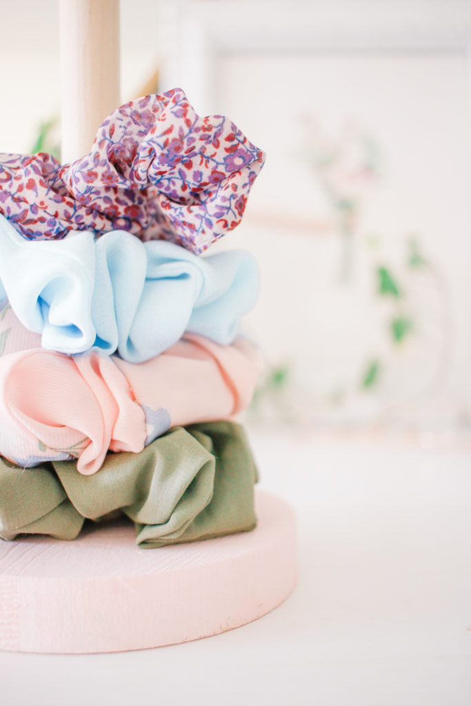 DIY Scrunchie Holder - mikyla