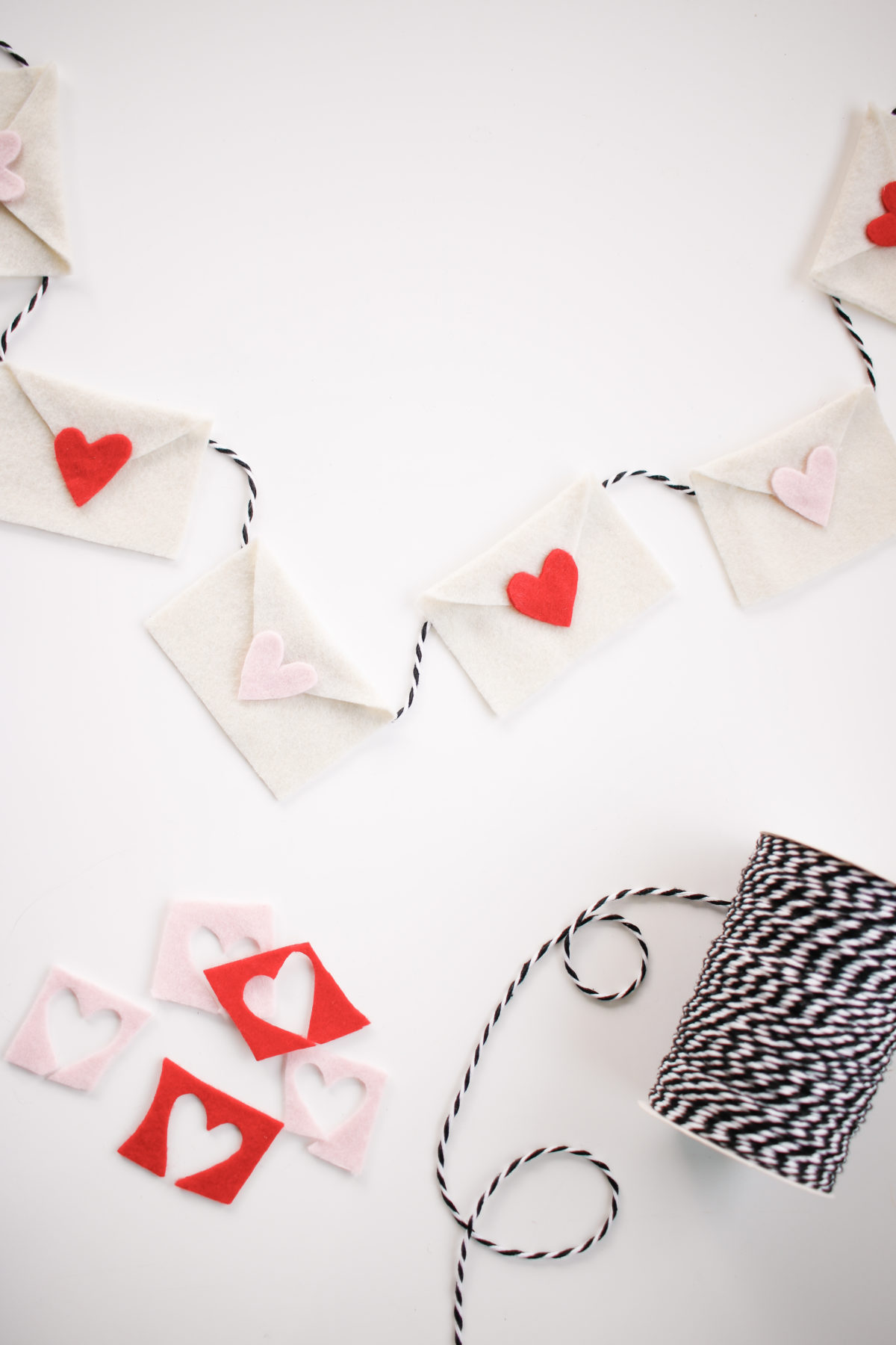 DIY Valentines Love Letter Garland