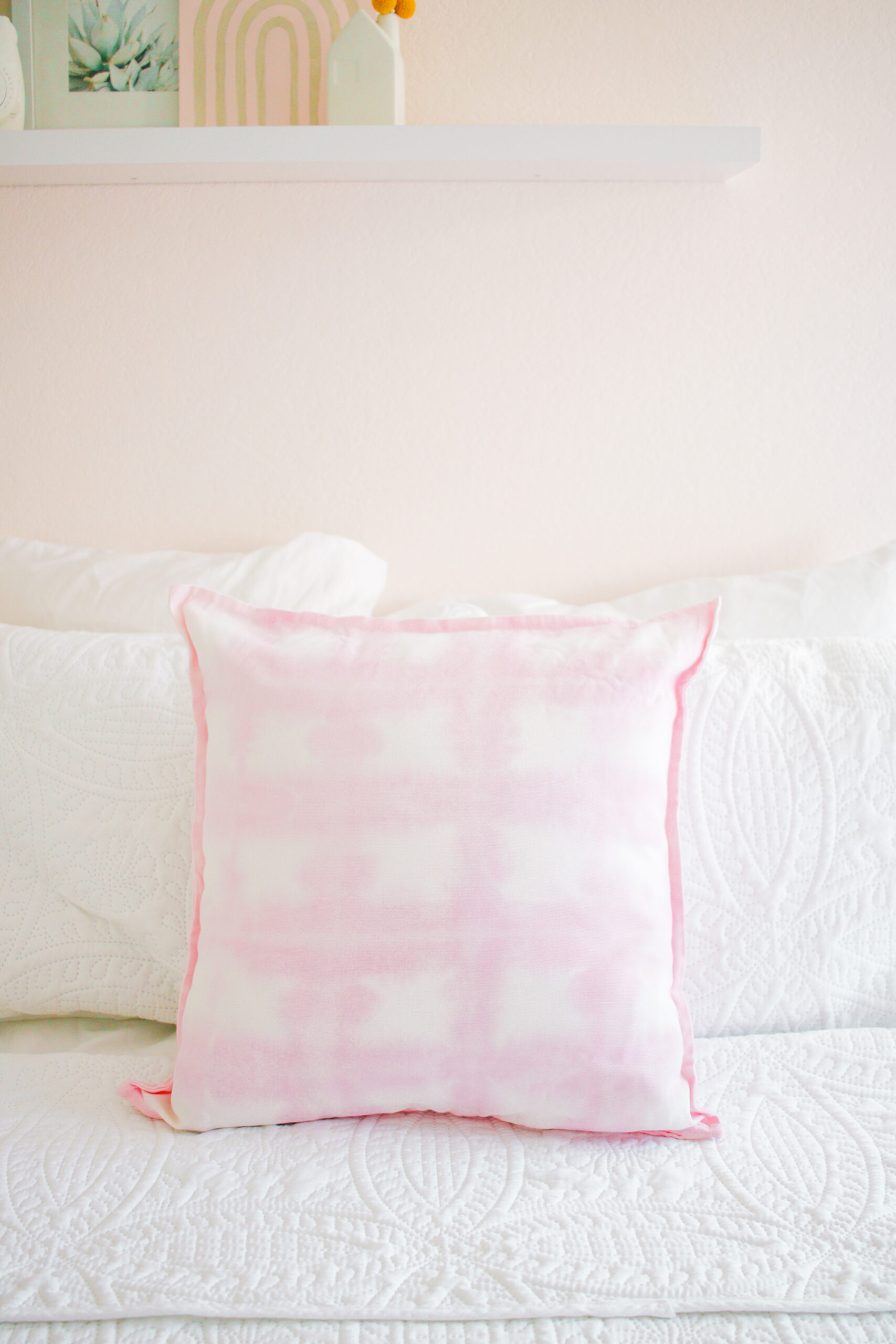 3 DIY Tie Dye Throw Pillows - Shibori, Tie Dye & Ombre