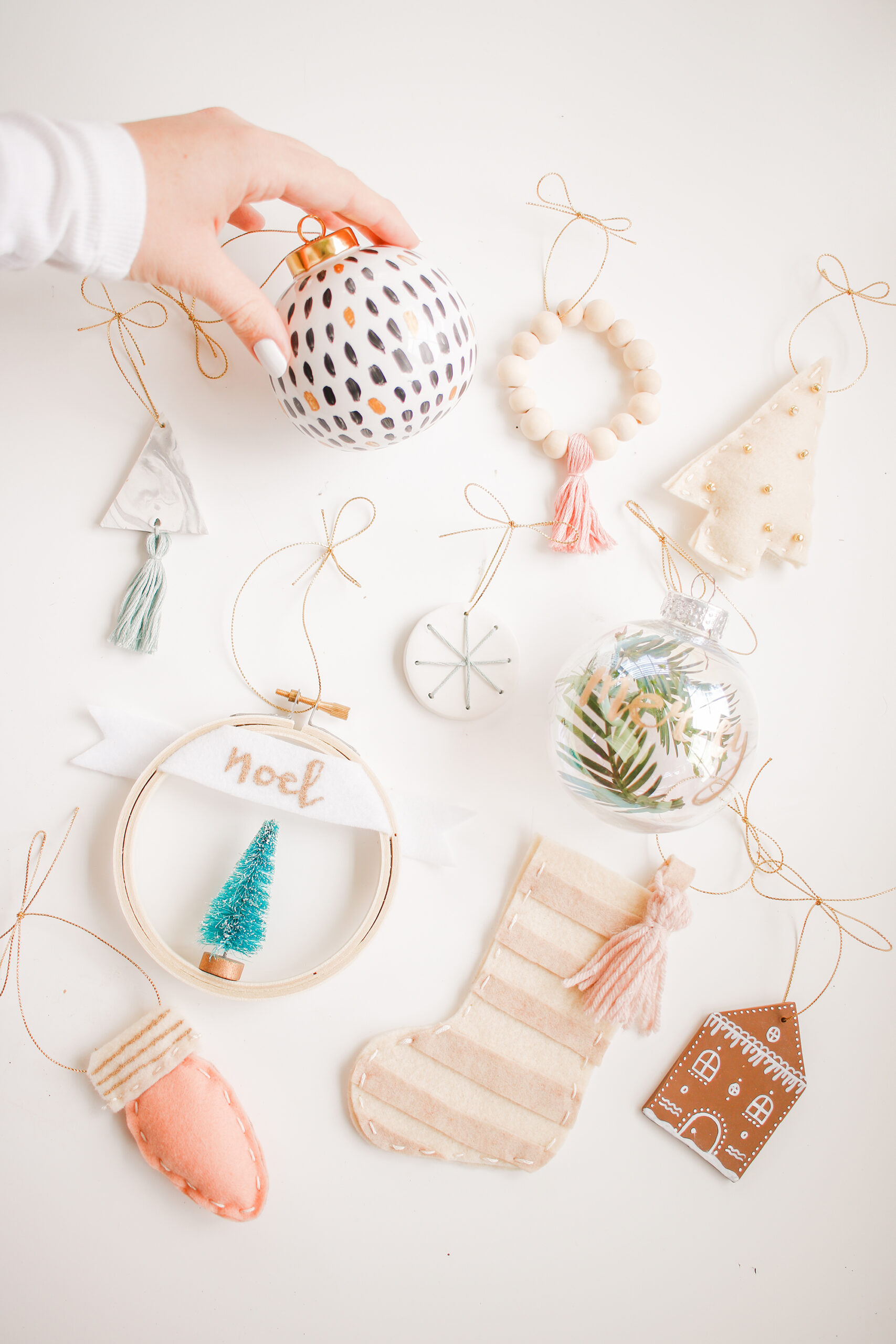 10 DIY Christmas Ornaments that are modern and minimal!