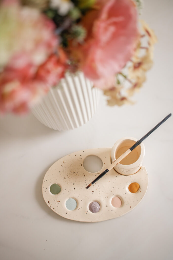 DIY Faux Ceramic Paint Palette and paintbrush holder cup made with polymer oven bake clay. Make it in less than an hour!
