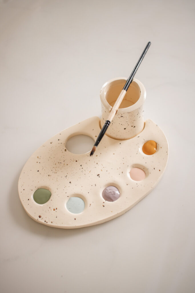 DIY Faux Ceramic Paint Palette and paintbrush holder cup made with polymer oven bake clay. Make it in less than an hour!